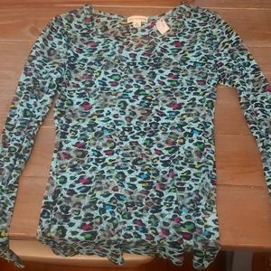 Size M long sleeve shirt